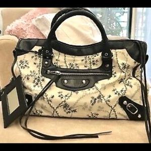 HP🔥BALENCIAGA LTD Edition Floral motif City Bag